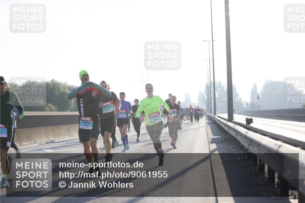 03.10.2025 - Köhlbrandbrückenlauf Jannik Wohlers http://msf.ph/oto/9061955 03.10.2025 09:15:16 Position 3 3053, 1077, 1110, 51 meine-sportfotos.de