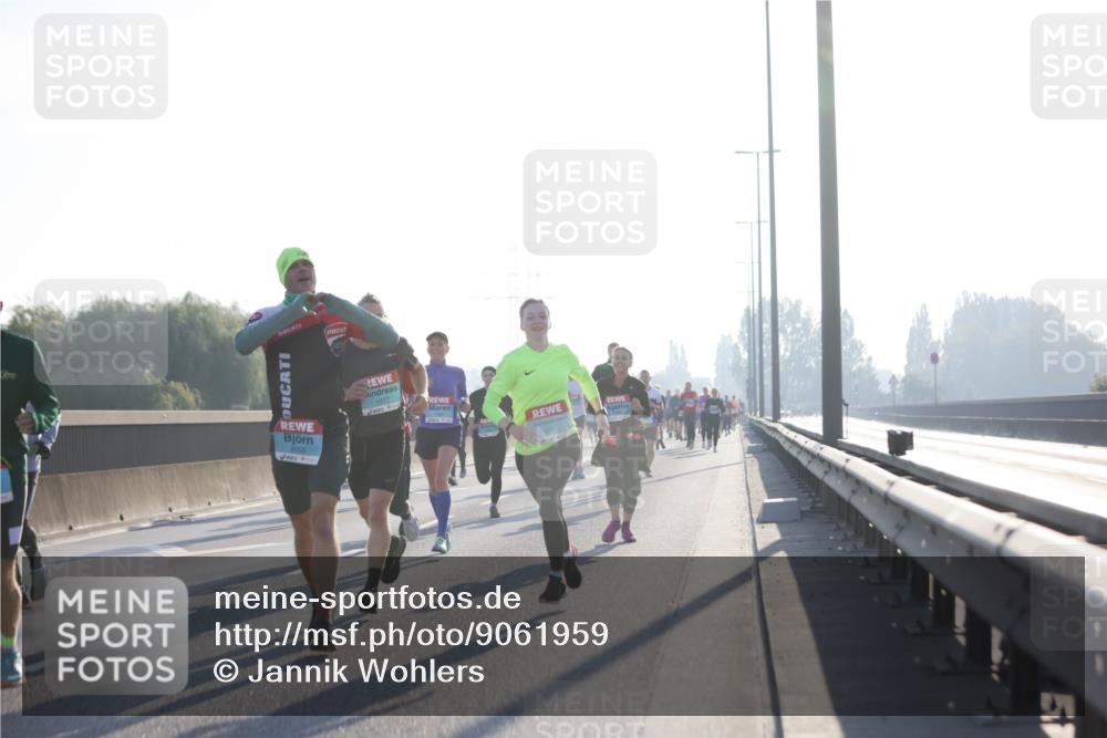 03.10.2025 - Köhlbrandbrückenlauf Jannik Wohlers http://msf.ph/oto/9061959 03.10.2025 09:15:17 Position 3 51 meine-sportfotos.de