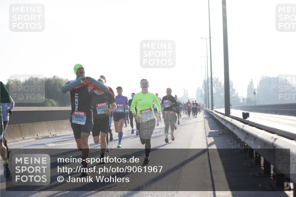 03.10.2025 - Köhlbrandbrückenlauf Jannik Wohlers http://msf.ph/oto/9061967 03.10.2025 09:15:17 Position 3 3053, 1110, 5, 7 meine-sportfotos.de