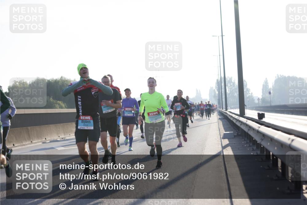 03.10.2025 - Köhlbrandbrückenlauf Jannik Wohlers http://msf.ph/oto/9061982 03.10.2025 09:15:17 Position 3 3053, 1077, 1110 meine-sportfotos.de