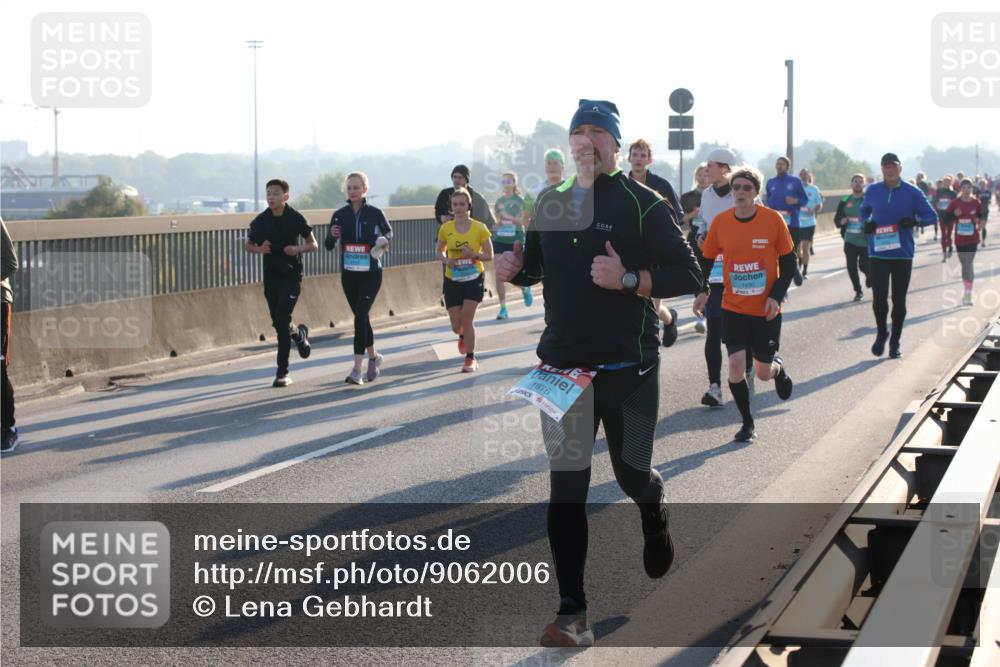 03.10.2025 - Köhlbrandbrückenlauf Lena Gebhardt http://msf.ph/oto/9062006 03.10.2025 09:20:04 Position 1 1876, 1430 meine-sportfotos.de