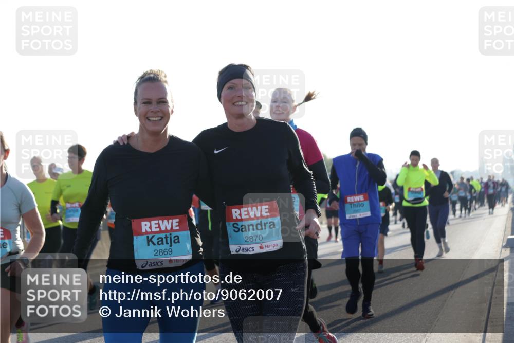03.10.2025 - Köhlbrandbrückenlauf Jannik Wohlers http://msf.ph/oto/9062007 03.10.2025 09:23:24 Position 3 2869, 2870, 2067 meine-sportfotos.de