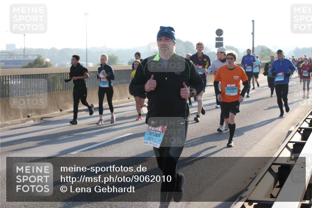 03.10.2025 - Köhlbrandbrückenlauf Lena Gebhardt http://msf.ph/oto/9062010 03.10.2025 09:20:04 Position 1 1876, 1430 meine-sportfotos.de