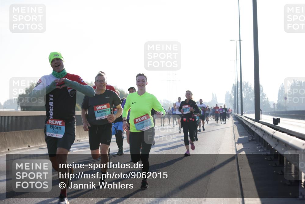 03.10.2025 - Köhlbrandbrückenlauf Jannik Wohlers http://msf.ph/oto/9062015 03.10.2025 09:15:17 Position 3 3053, 1077, 1110 meine-sportfotos.de