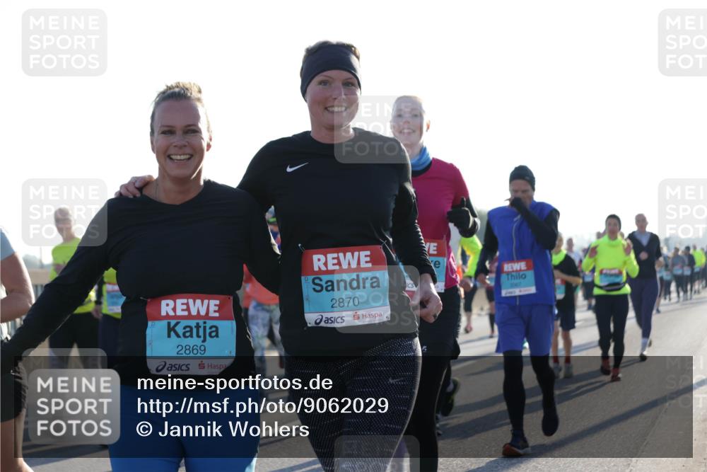 03.10.2025 - Köhlbrandbrückenlauf Jannik Wohlers http://msf.ph/oto/9062029 03.10.2025 09:23:24 Position 3 2869, 2870 meine-sportfotos.de