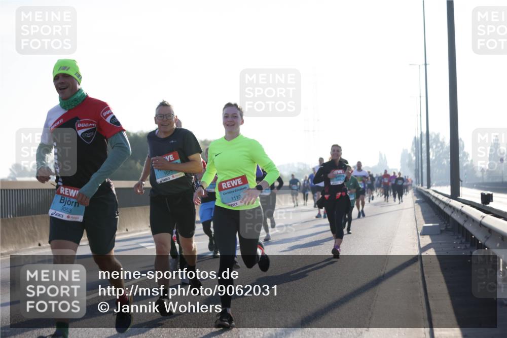 03.10.2025 - Köhlbrandbrückenlauf Jannik Wohlers http://msf.ph/oto/9062031 03.10.2025 09:15:18 Position 3 3053, 1077, 1110 meine-sportfotos.de