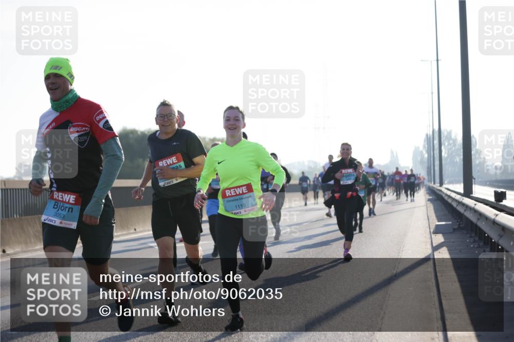 03.10.2025 - Köhlbrandbrückenlauf Jannik Wohlers http://msf.ph/oto/9062035 03.10.2025 09:15:18 Position 3 3053, 1110 meine-sportfotos.de