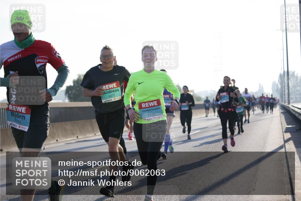 03.10.2025 - Köhlbrandbrückenlauf Jannik Wohlers http://msf.ph/oto/9062063 03.10.2025 09:15:18 Position 3 1325, 3053, 600, 1077, 1110 meine-sportfotos.de