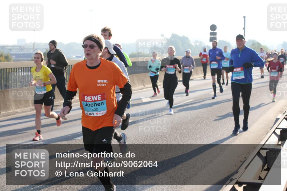 03.10.2025 - Köhlbrandbrückenlauf Lena Gebhardt http://msf.ph/oto/9062064 03.10.2025 09:20:06 Position 1 1430 meine-sportfotos.de