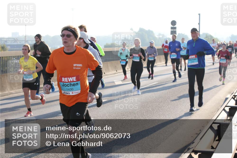03.10.2025 - Köhlbrandbrückenlauf Lena Gebhardt http://msf.ph/oto/9062073 03.10.2025 09:20:06 Position 1 1430 meine-sportfotos.de