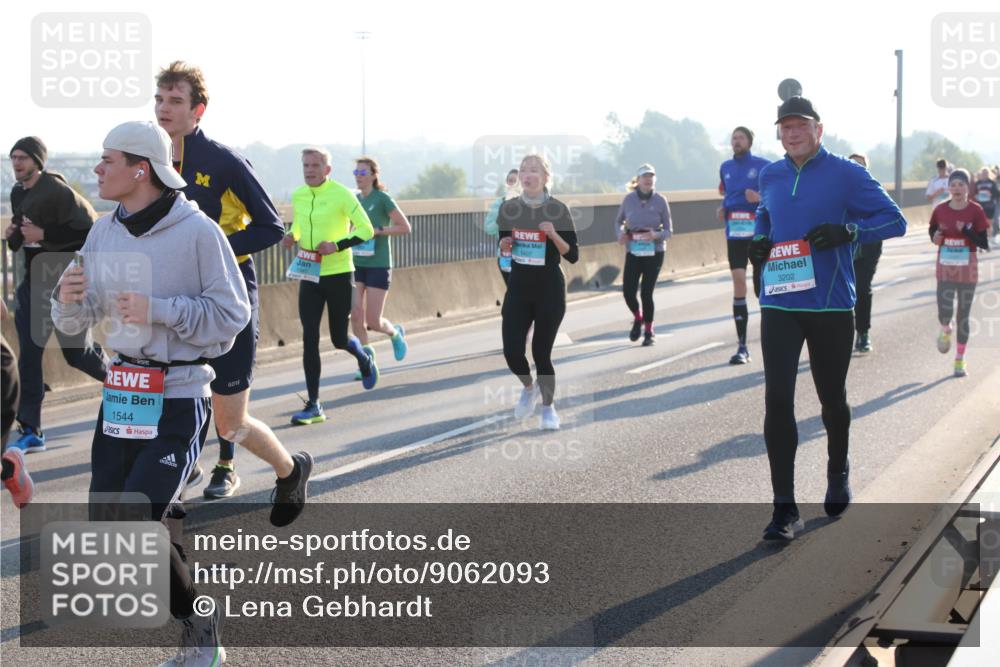 03.10.2025 - Köhlbrandbrückenlauf Lena Gebhardt http://msf.ph/oto/9062093 03.10.2025 09:20:07 Position 1 1544, 3202 meine-sportfotos.de