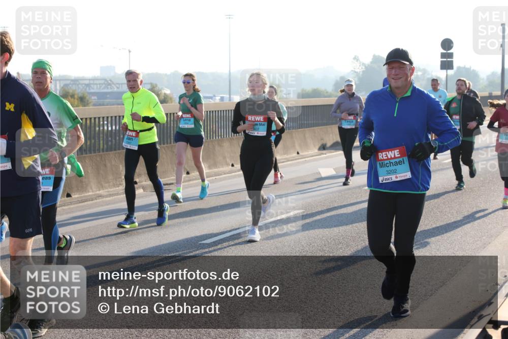 03.10.2025 - Köhlbrandbrückenlauf Lena Gebhardt http://msf.ph/oto/9062102 03.10.2025 09:20:07 Position 1 407, 3202 meine-sportfotos.de
