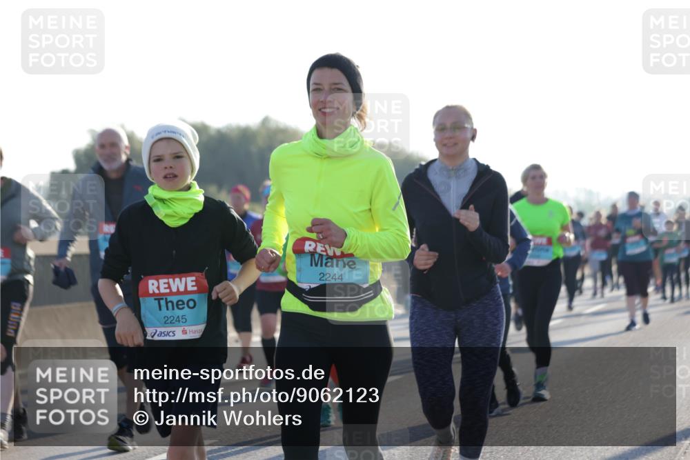 03.10.2025 - Köhlbrandbrückenlauf Jannik Wohlers http://msf.ph/oto/9062123 03.10.2025 09:23:27 Position 3 2245, 2244 meine-sportfotos.de