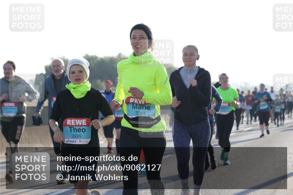 03.10.2025 - Köhlbrandbrückenlauf Jannik Wohlers http://msf.ph/oto/9062127 03.10.2025 09:23:27 Position 3 2245, 2244 meine-sportfotos.de