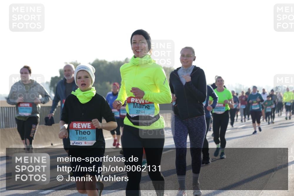 03.10.2025 - Köhlbrandbrückenlauf Jannik Wohlers http://msf.ph/oto/9062131 03.10.2025 09:23:27 Position 3 2245, 2244 meine-sportfotos.de