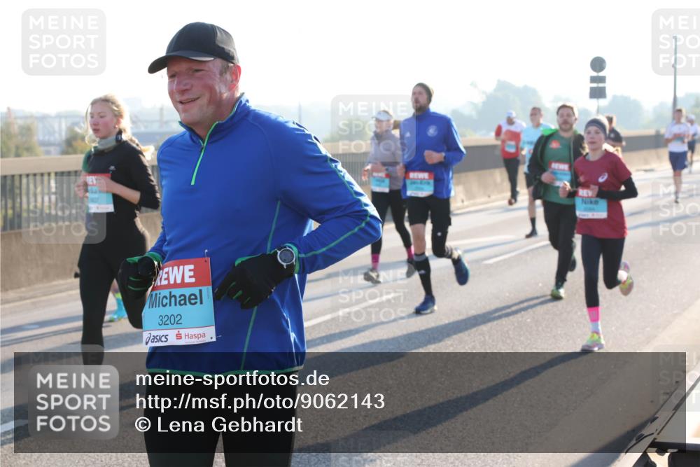 03.10.2025 - Köhlbrandbrückenlauf Lena Gebhardt http://msf.ph/oto/9062143 03.10.2025 09:20:08 Position 1 3202 meine-sportfotos.de