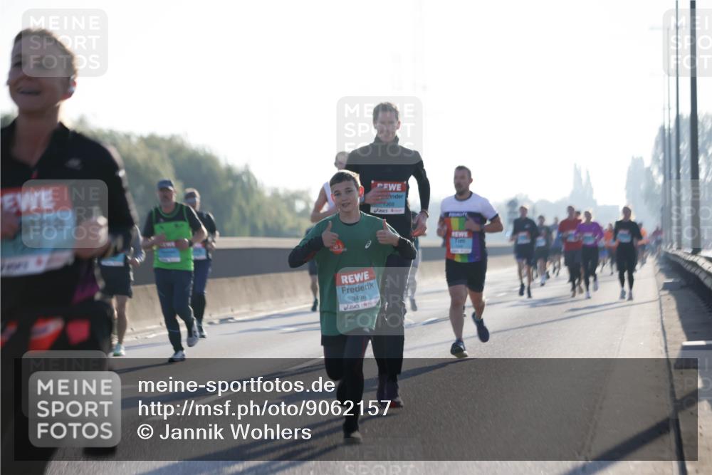 03.10.2025 - Köhlbrandbrückenlauf Jannik Wohlers http://msf.ph/oto/9062157 03.10.2025 09:15:20 Position 3 3498, 368 meine-sportfotos.de