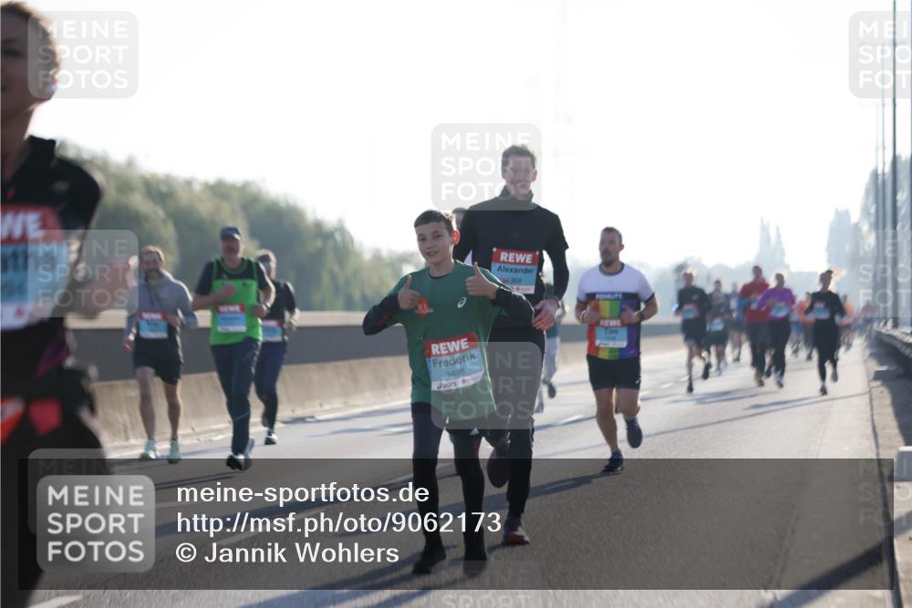 03.10.2025 - Köhlbrandbrückenlauf Jannik Wohlers http://msf.ph/oto/9062173 03.10.2025 09:15:20 Position 3 56, 3498, 368 meine-sportfotos.de