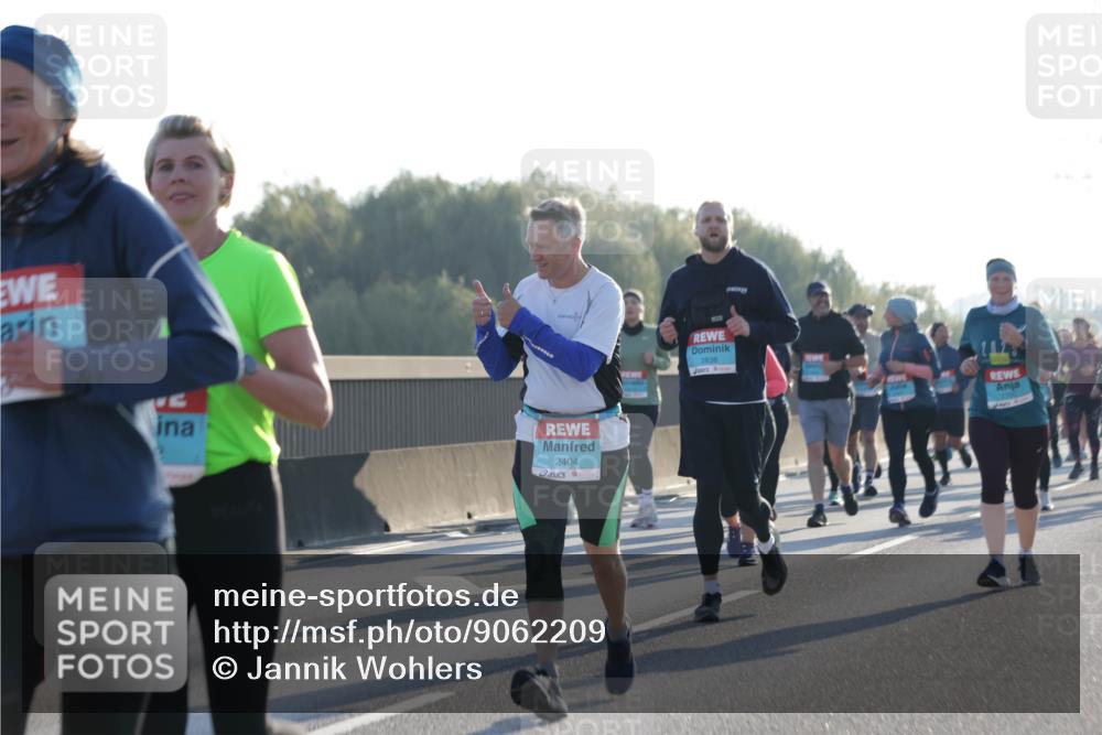 03.10.2025 - Köhlbrandbrückenlauf Jannik Wohlers http://msf.ph/oto/9062209 03.10.2025 09:23:31 Position 3 2404, 2838 meine-sportfotos.de