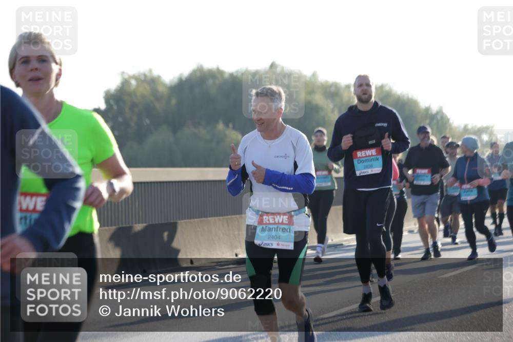 03.10.2025 - Köhlbrandbrückenlauf Jannik Wohlers http://msf.ph/oto/9062220 03.10.2025 09:23:31 Position 3 2404, 2838 meine-sportfotos.de