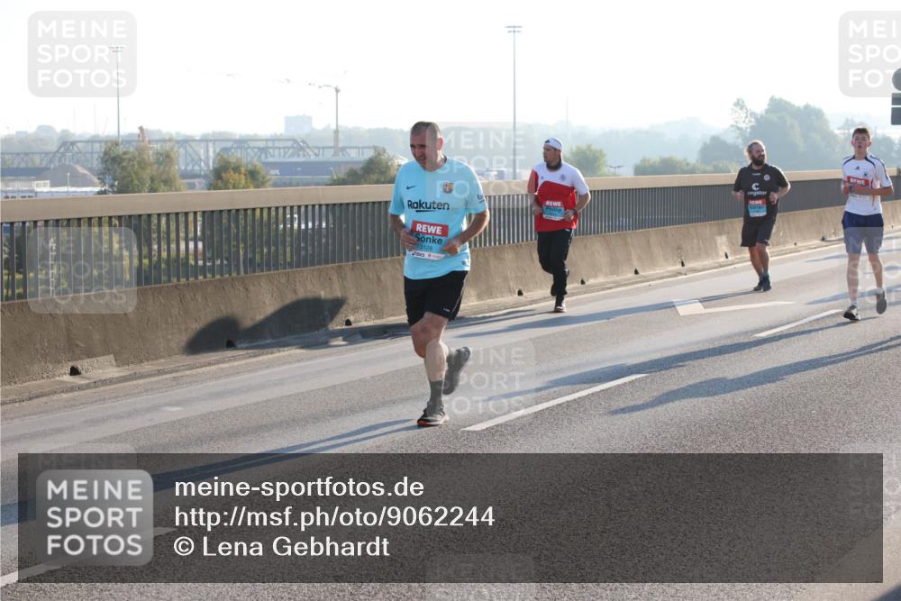 03.10.2025 - Köhlbrandbrückenlauf Lena Gebhardt http://msf.ph/oto/9062244 03.10.2025 09:20:12 Position 1 3128 meine-sportfotos.de