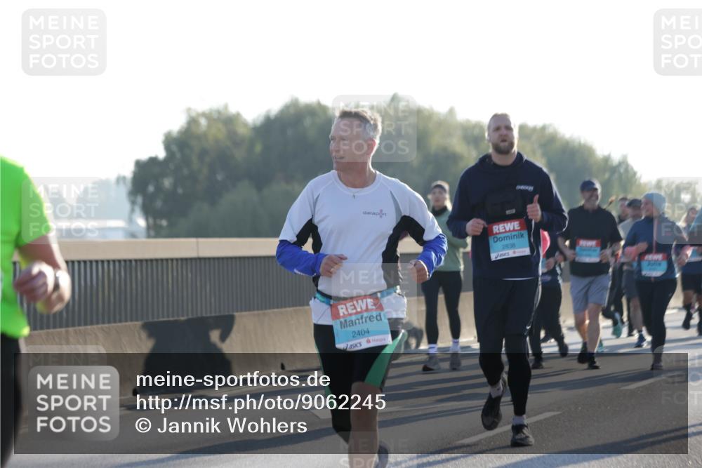 03.10.2025 - Köhlbrandbrückenlauf Jannik Wohlers http://msf.ph/oto/9062245 03.10.2025 09:23:31 Position 3 2838, 2404 meine-sportfotos.de