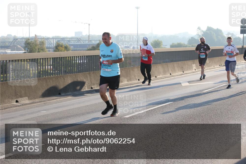 03.10.2025 - Köhlbrandbrückenlauf Lena Gebhardt http://msf.ph/oto/9062254 03.10.2025 09:20:12 Position 1 3128 meine-sportfotos.de