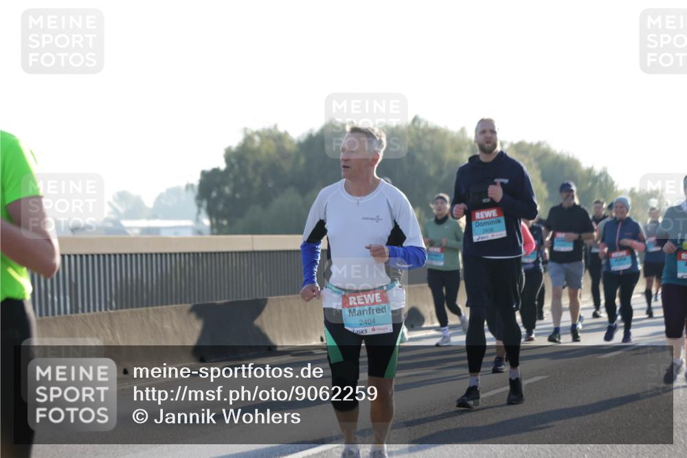 03.10.2025 - Köhlbrandbrückenlauf Jannik Wohlers http://msf.ph/oto/9062259 03.10.2025 09:23:31 Position 3 2838, 2404 meine-sportfotos.de