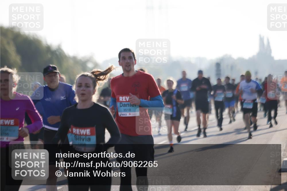 03.10.2025 - Köhlbrandbrückenlauf Jannik Wohlers http://msf.ph/oto/9062265 03.10.2025 09:15:32 Position 3 3766, 1208, 3518 meine-sportfotos.de