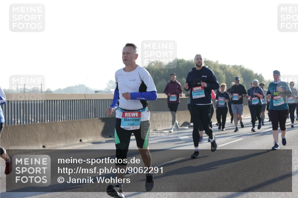 03.10.2025 - Köhlbrandbrückenlauf Jannik Wohlers http://msf.ph/oto/9062291 03.10.2025 09:23:32 Position 3 2404, 2838 meine-sportfotos.de