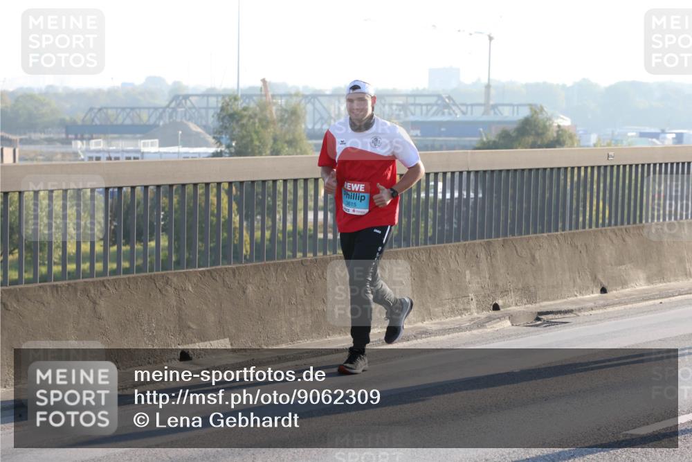 03.10.2025 - Köhlbrandbrückenlauf Lena Gebhardt http://msf.ph/oto/9062309 03.10.2025 09:20:14 Position 1 3615 meine-sportfotos.de