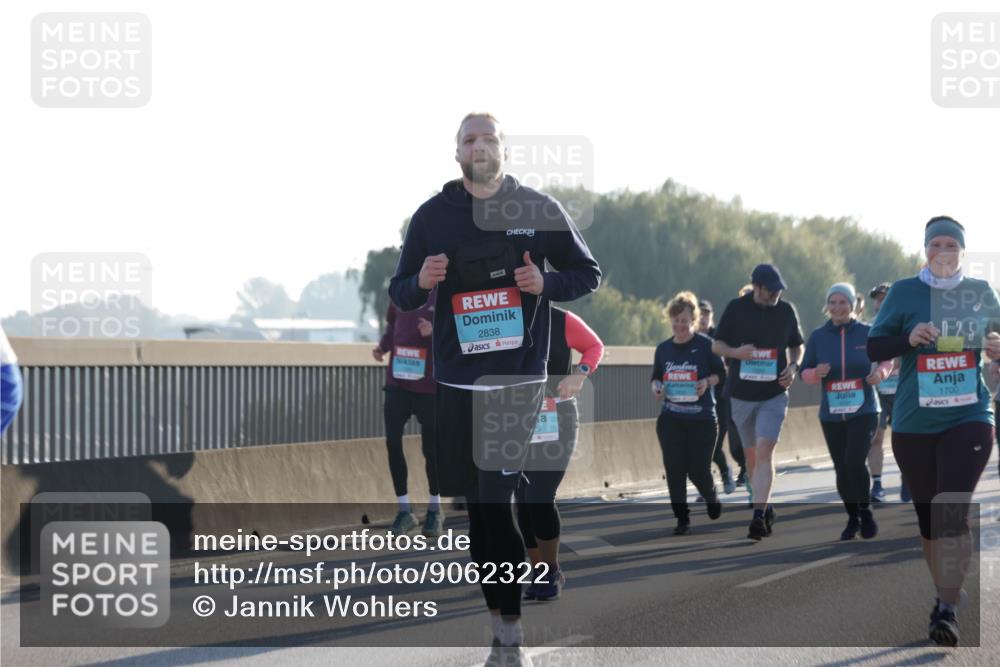 03.10.2025 - Köhlbrandbrückenlauf Jannik Wohlers http://msf.ph/oto/9062322 03.10.2025 09:23:33 Position 3 2838, 025, 1700 meine-sportfotos.de