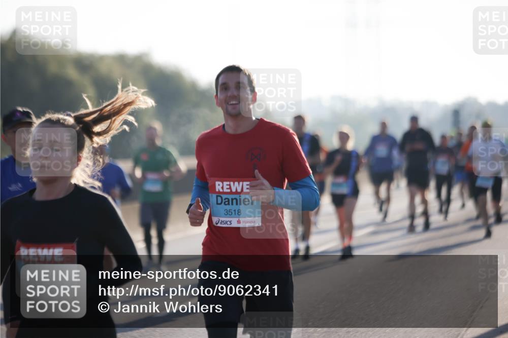 03.10.2025 - Köhlbrandbrückenlauf Jannik Wohlers http://msf.ph/oto/9062341 03.10.2025 09:15:33 Position 3 1208, 3518 meine-sportfotos.de