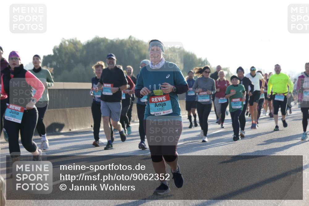 03.10.2025 - Köhlbrandbrückenlauf Jannik Wohlers http://msf.ph/oto/9062352 03.10.2025 09:23:34 Position 3 2829, 202, 1700 meine-sportfotos.de