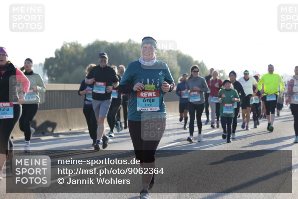 03.10.2025 - Köhlbrandbrückenlauf Jannik Wohlers http://msf.ph/oto/9062364 03.10.2025 09:23:35 Position 3 2829, 2025, 1700 meine-sportfotos.de