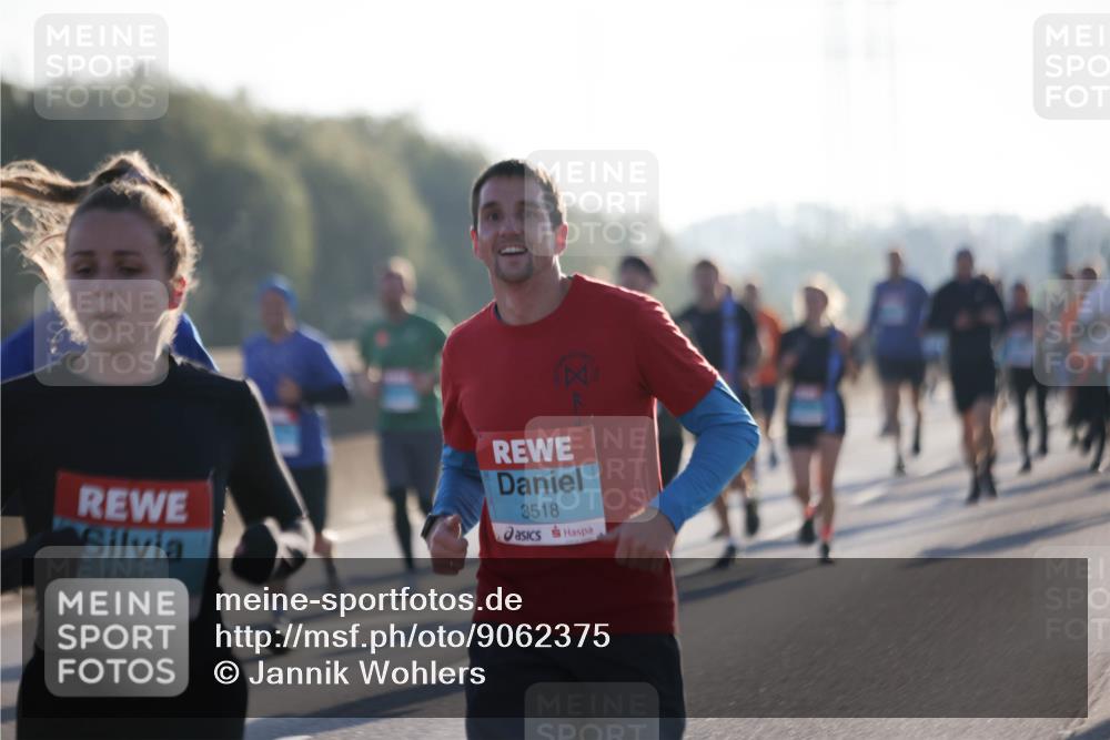 03.10.2025 - Köhlbrandbrückenlauf Jannik Wohlers http://msf.ph/oto/9062375 03.10.2025 09:15:33 Position 3 1208, 3518 meine-sportfotos.de