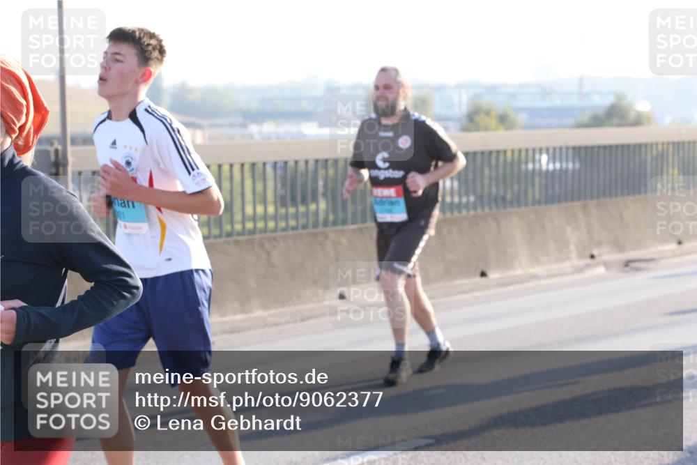 03.10.2025 - Köhlbrandbrückenlauf Lena Gebhardt http://msf.ph/oto/9062377 03.10.2025 09:20:16 Position 1 21 meine-sportfotos.de