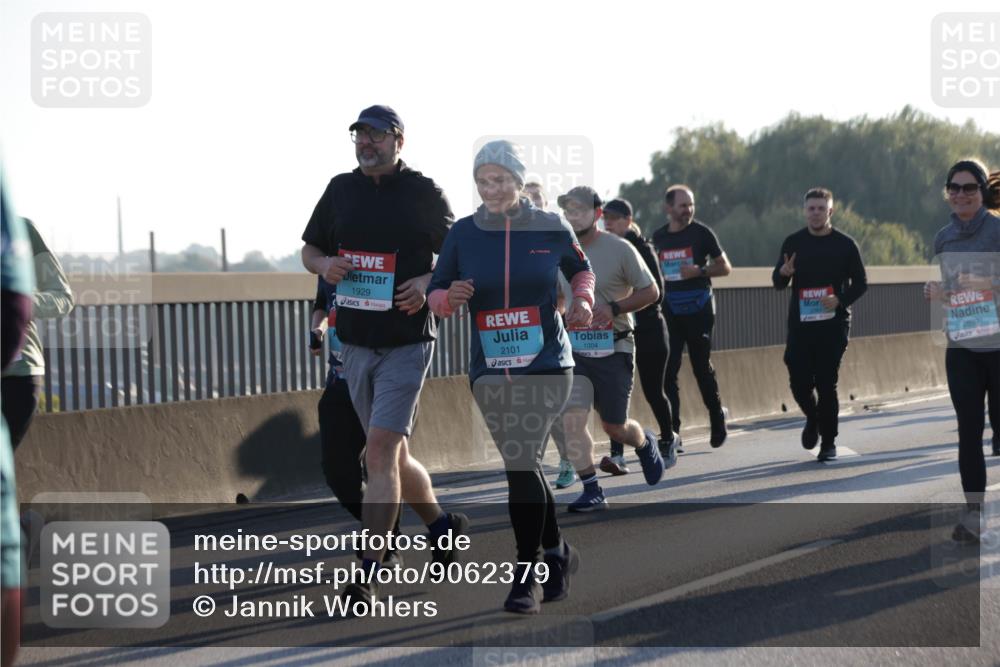 03.10.2025 - Köhlbrandbrückenlauf Jannik Wohlers http://msf.ph/oto/9062379 03.10.2025 09:23:37 Position 3 1929, 2101, 1004, 2899 meine-sportfotos.de