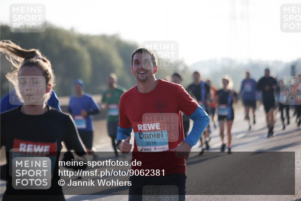 03.10.2025 - Köhlbrandbrückenlauf Jannik Wohlers http://msf.ph/oto/9062381 03.10.2025 09:15:33 Position 3 1208, 3518 meine-sportfotos.de