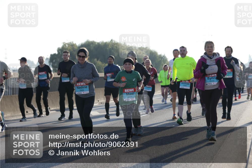 03.10.2025 - Köhlbrandbrückenlauf Jannik Wohlers http://msf.ph/oto/9062391 03.10.2025 09:23:38 Position 3 2899, 3, 2898, 2058 meine-sportfotos.de