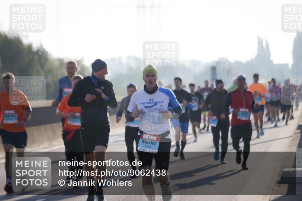 03.10.2025 - Köhlbrandbrückenlauf Jannik Wohlers http://msf.ph/oto/9062438 03.10.2025 09:15:38 Position 3 41, 1116 meine-sportfotos.de