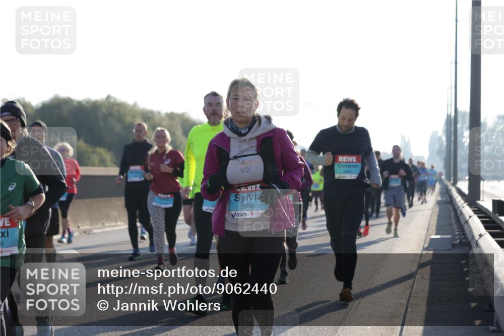 03.10.2025 - Köhlbrandbrückenlauf Jannik Wohlers http://msf.ph/oto/9062440 03.10.2025 09:23:39 Position 3 8, 2058, 3669 meine-sportfotos.de