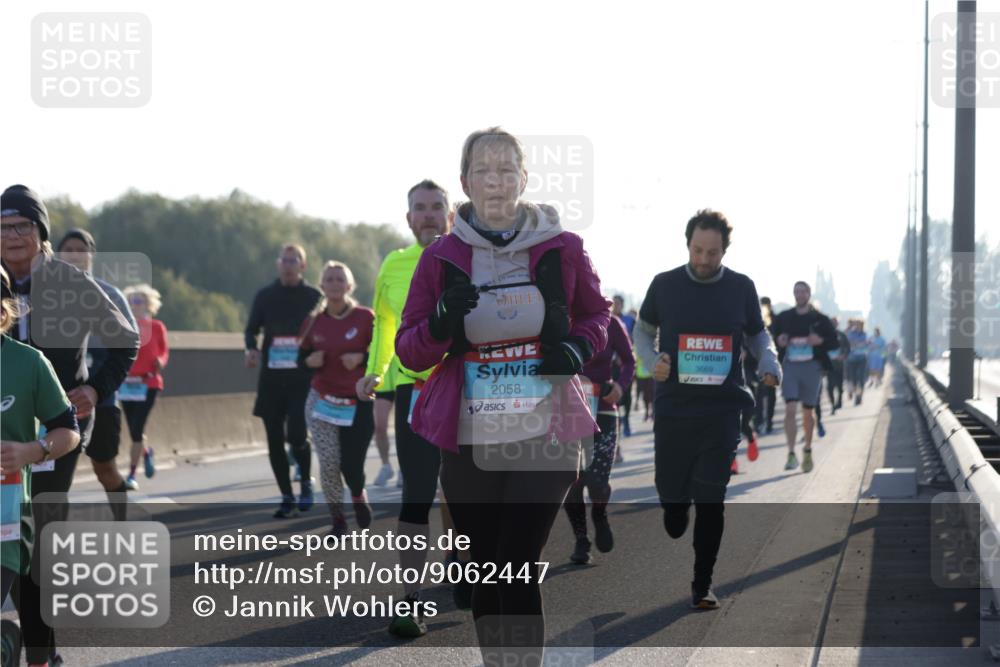 03.10.2025 - Köhlbrandbrückenlauf Jannik Wohlers http://msf.ph/oto/9062447 03.10.2025 09:23:39 Position 3 3669, 2058 meine-sportfotos.de