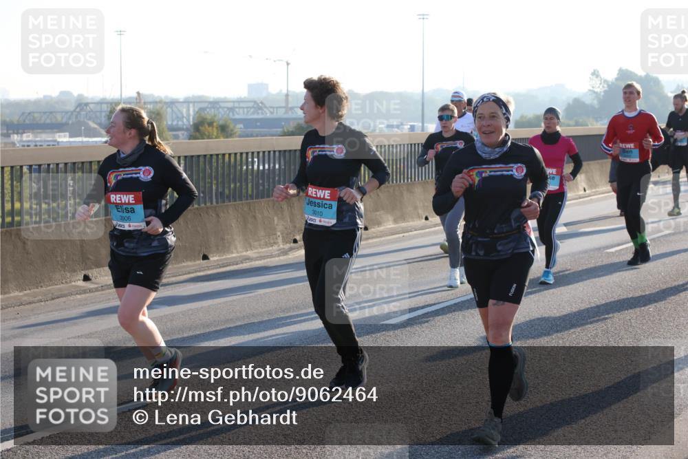 03.10.2025 - Köhlbrandbrückenlauf Lena Gebhardt http://msf.ph/oto/9062464 03.10.2025 09:20:18 Position 1 3006, 3010 meine-sportfotos.de
