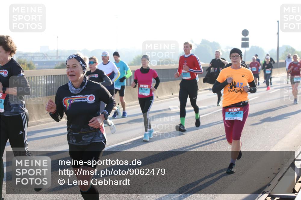 03.10.2025 - Köhlbrandbrückenlauf Lena Gebhardt http://msf.ph/oto/9062479 03.10.2025 09:20:19 Position 1 42, 1598 meine-sportfotos.de