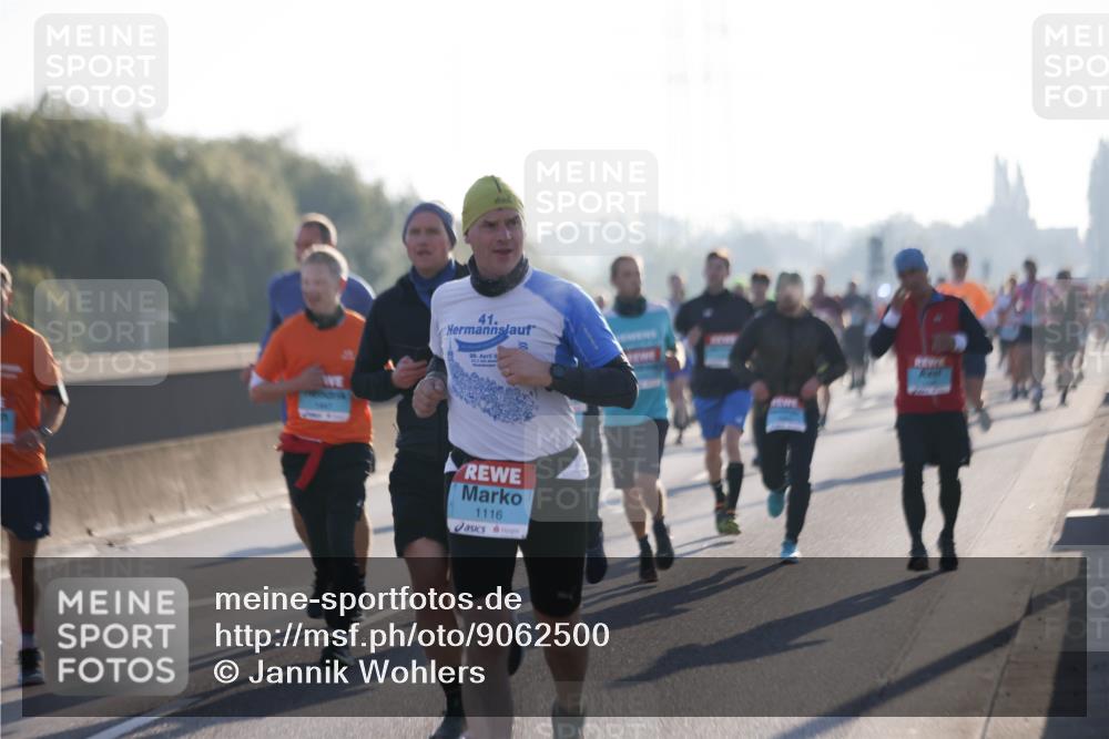03.10.2025 - Köhlbrandbrückenlauf Jannik Wohlers http://msf.ph/oto/9062500 03.10.2025 09:15:40 Position 3 41, 1116 meine-sportfotos.de