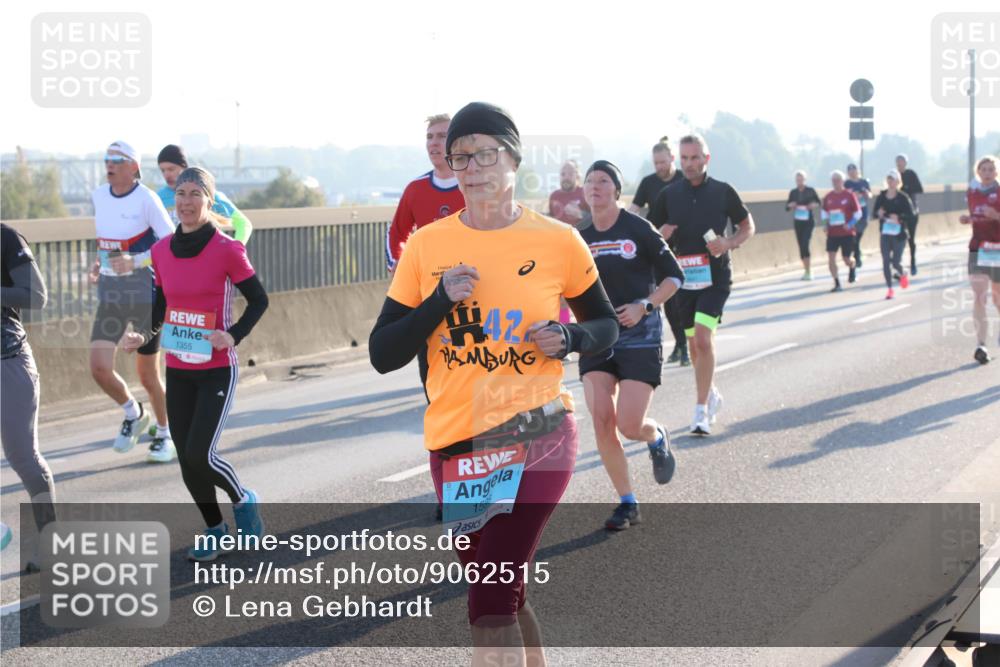 03.10.2025 - Köhlbrandbrückenlauf Lena Gebhardt http://msf.ph/oto/9062515 03.10.2025 09:20:20 Position 1 1355, 42, 1598 meine-sportfotos.de