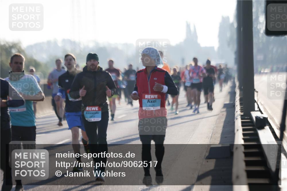 03.10.2025 - Köhlbrandbrückenlauf Jannik Wohlers http://msf.ph/oto/9062517 03.10.2025 09:15:42 Position 3 1000, 2959, 1134 meine-sportfotos.de