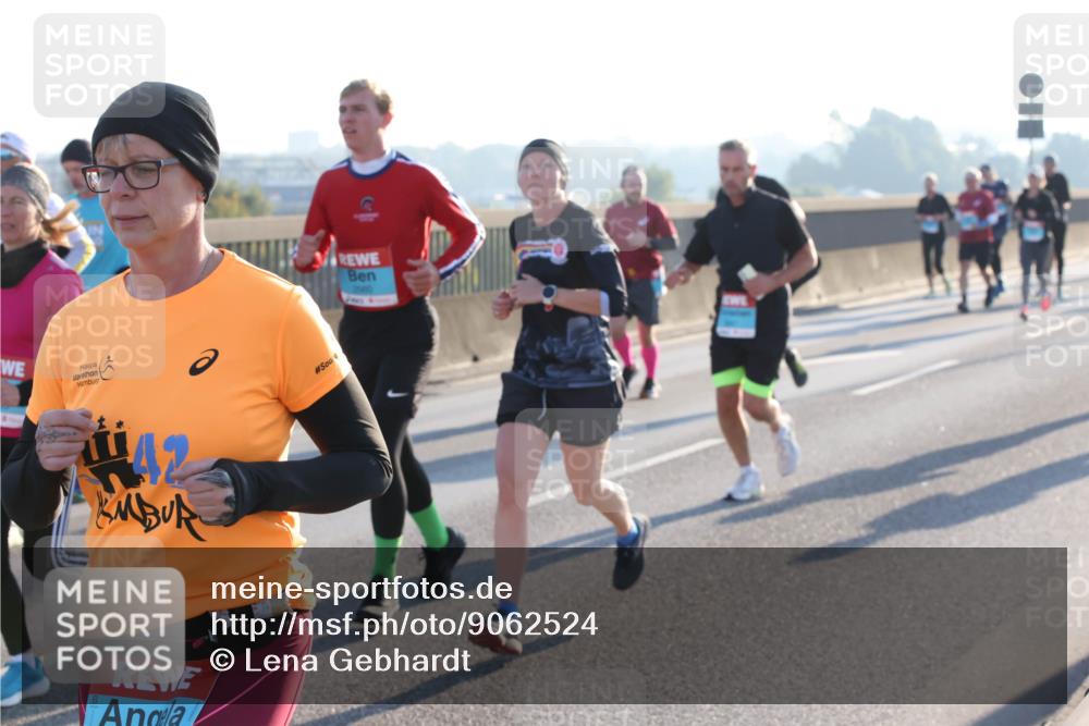 03.10.2025 - Köhlbrandbrückenlauf Lena Gebhardt http://msf.ph/oto/9062524 03.10.2025 09:20:20 Position 1  meine-sportfotos.de
