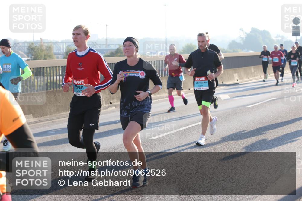 03.10.2025 - Köhlbrandbrückenlauf Lena Gebhardt http://msf.ph/oto/9062526 03.10.2025 09:20:21 Position 1 256, 3641 meine-sportfotos.de
